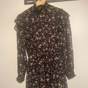 This floral printed mini dress